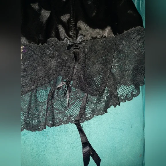 Cacique Black Chemise with Lace Trim - Picture 10 of 11